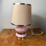 Table lamp in plain pink