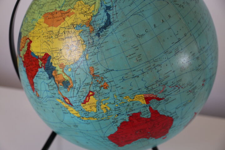 Luminous globe taride glass 1966