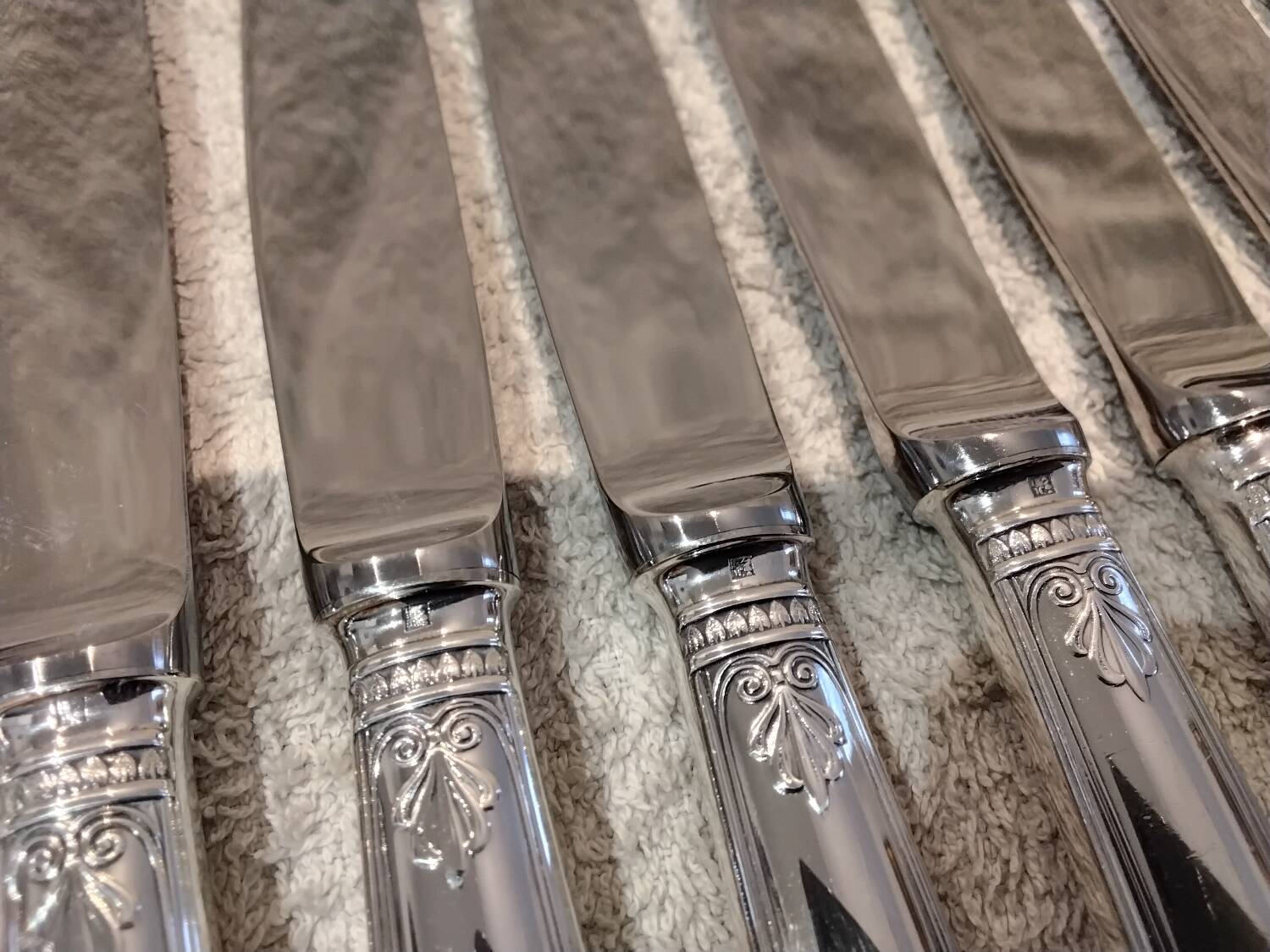 12 silver-plated dessert knives by Christofle Malmaison