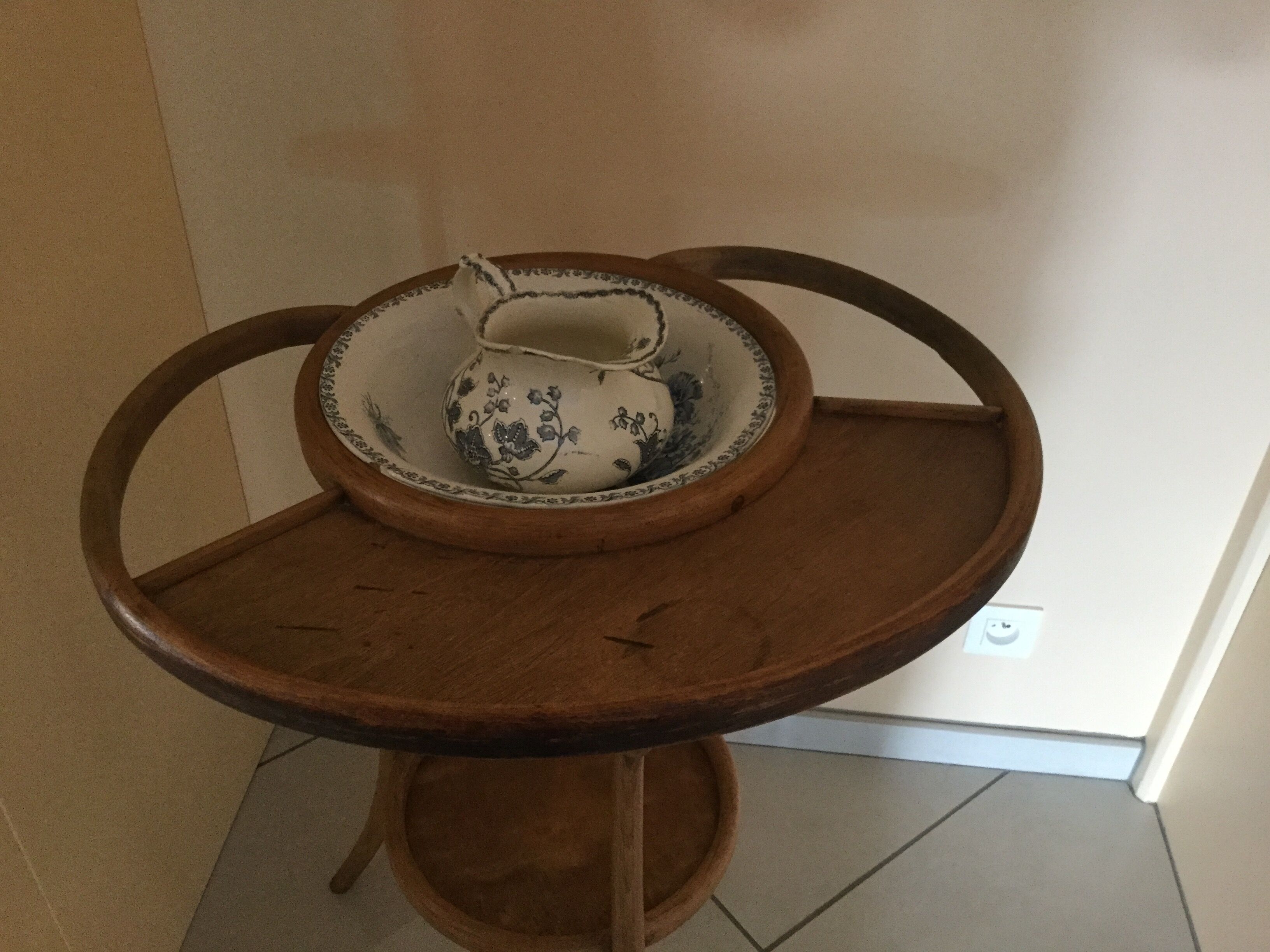 Baumann toiletry furniture