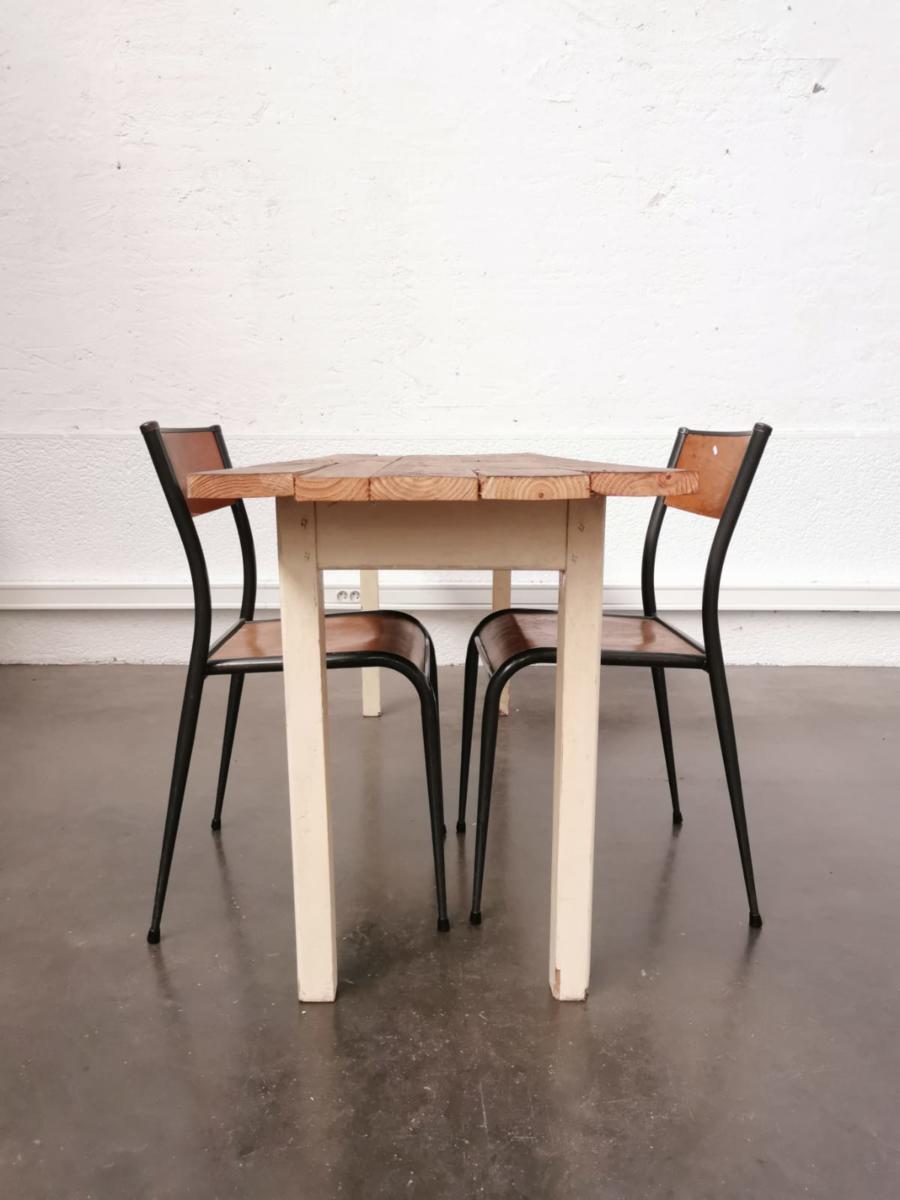 Fine and long farm table