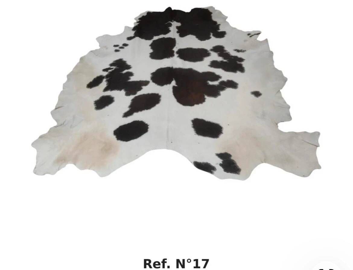Genuine cowhide rug 1.9 x 1.9 m - Ref. 17