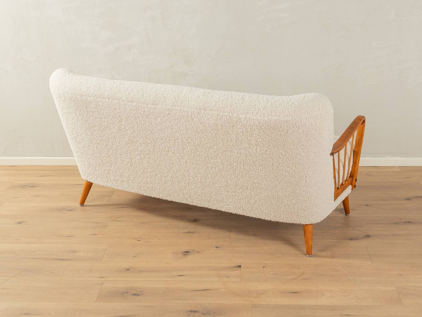 Enchanting cocktail sofa