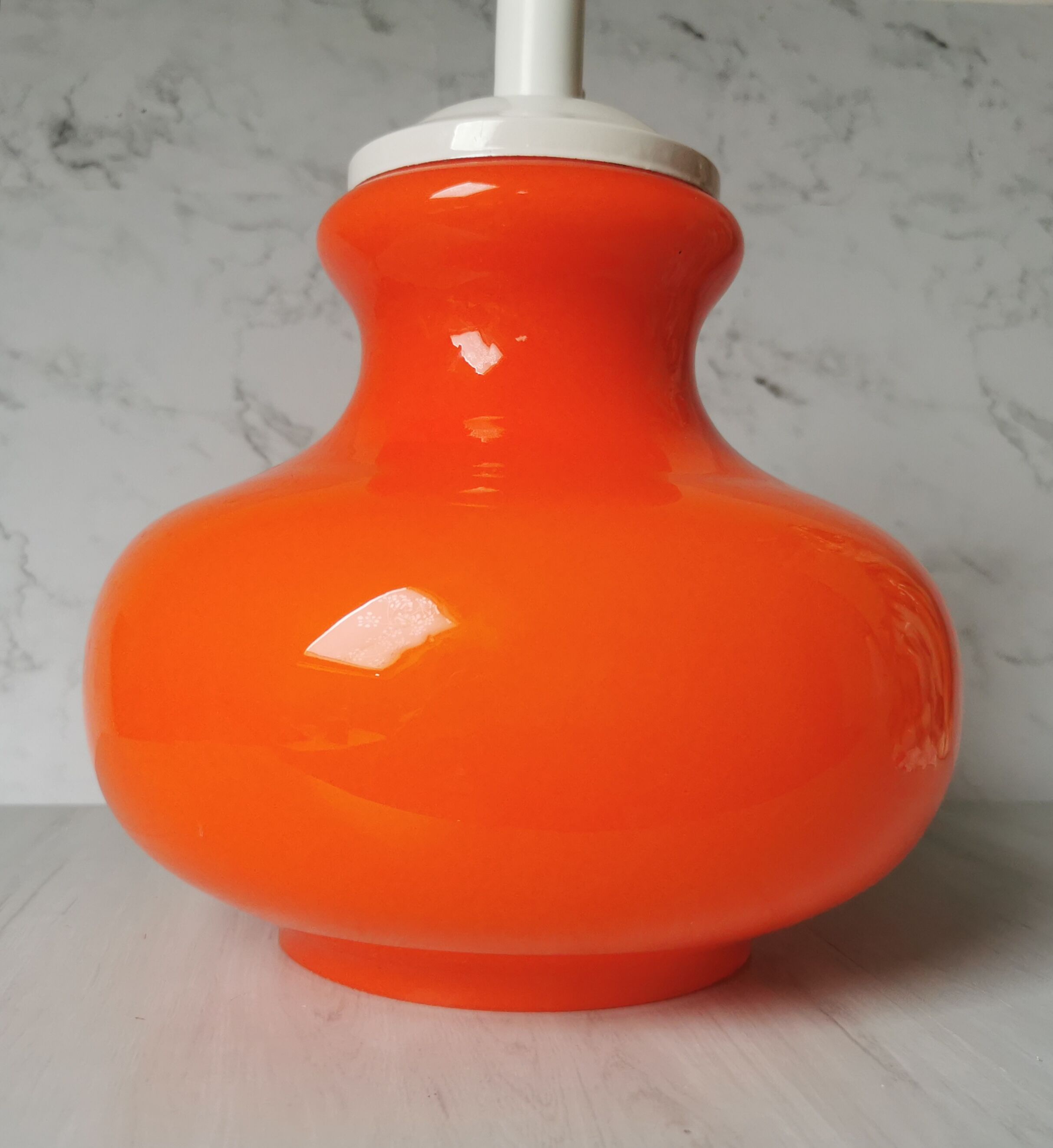 Vintage suspension 70 orange opaline