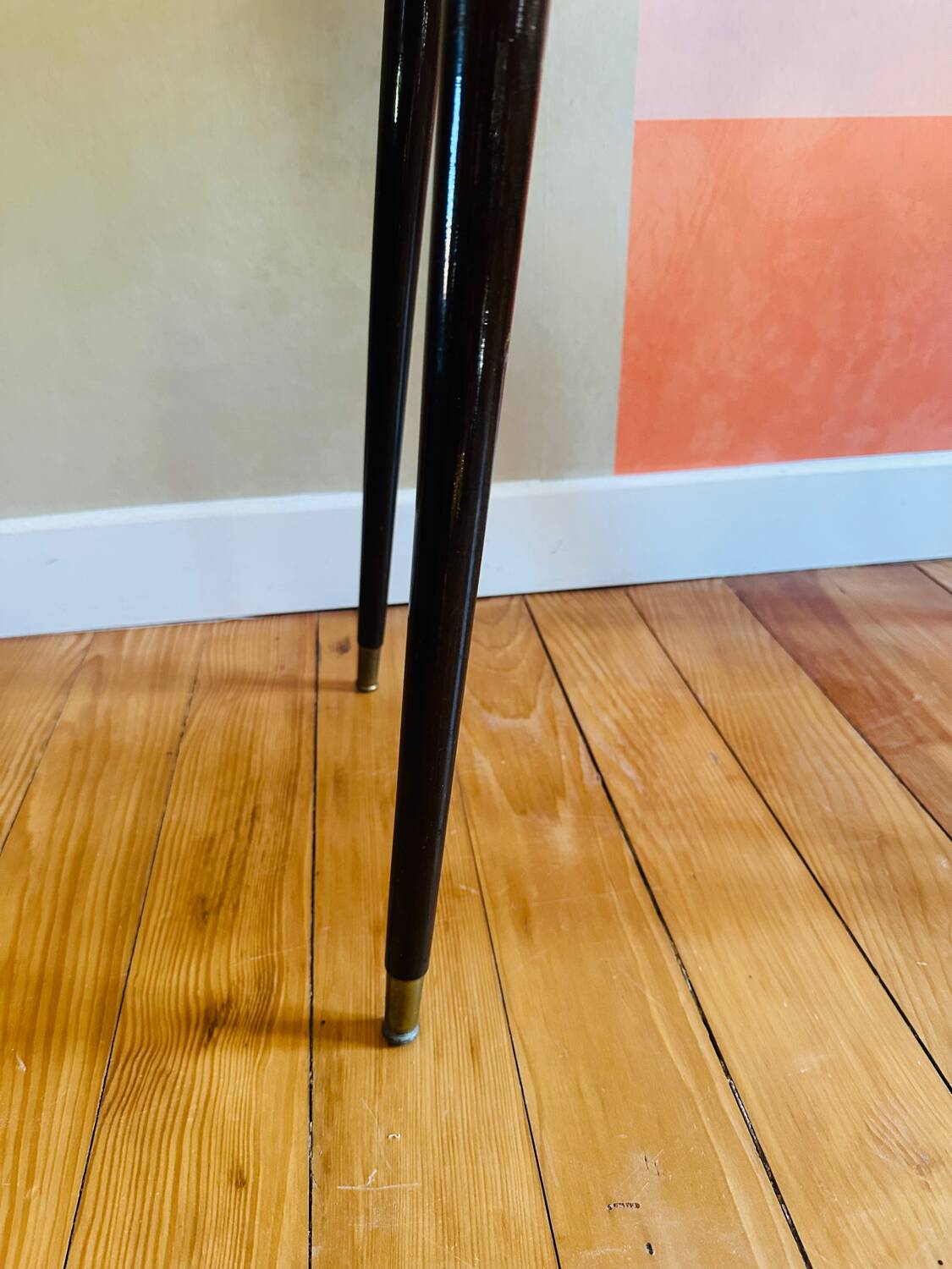 Vintage 70's side table with compass legs