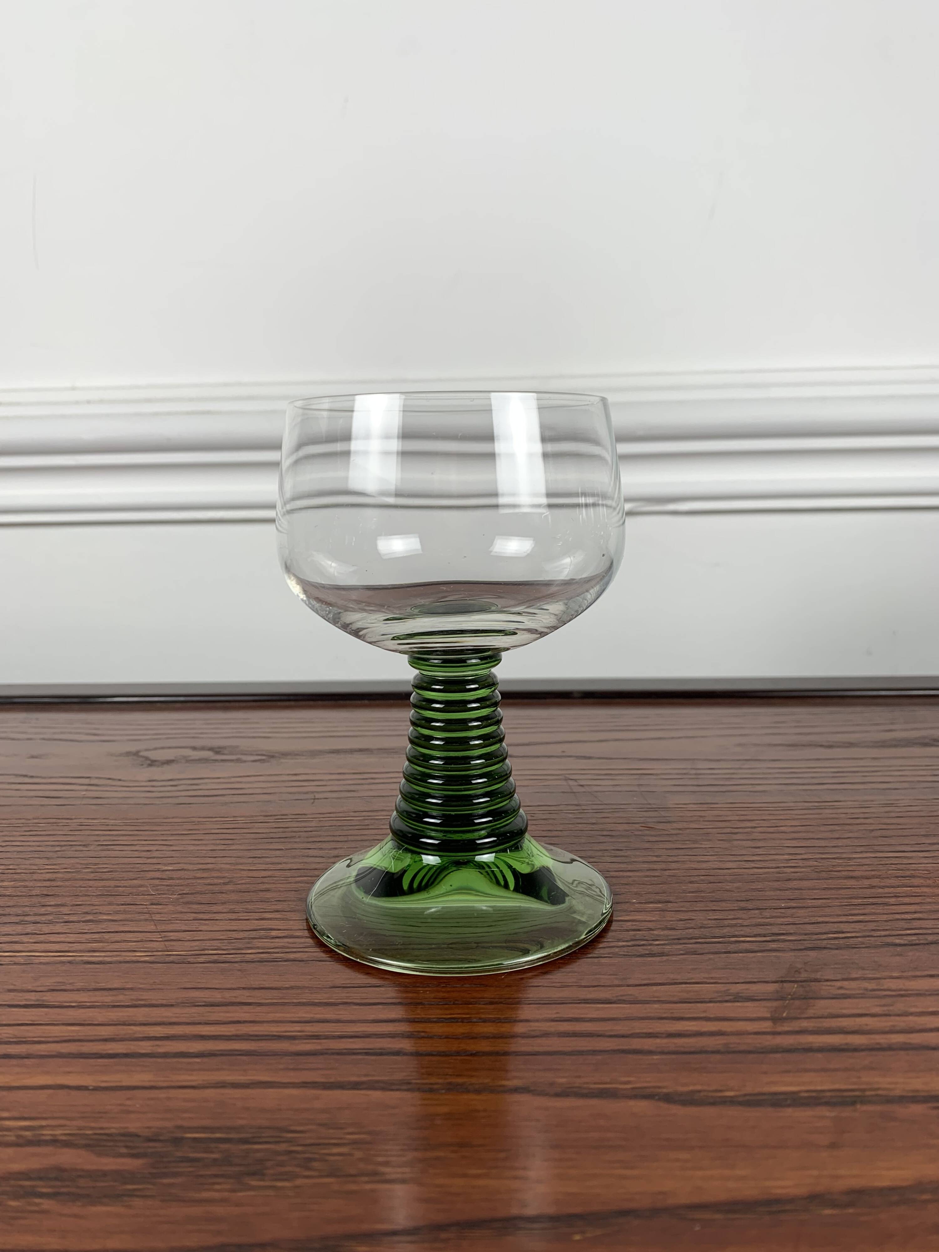 Set of 6 vintage green stemmed glasses - wine glass