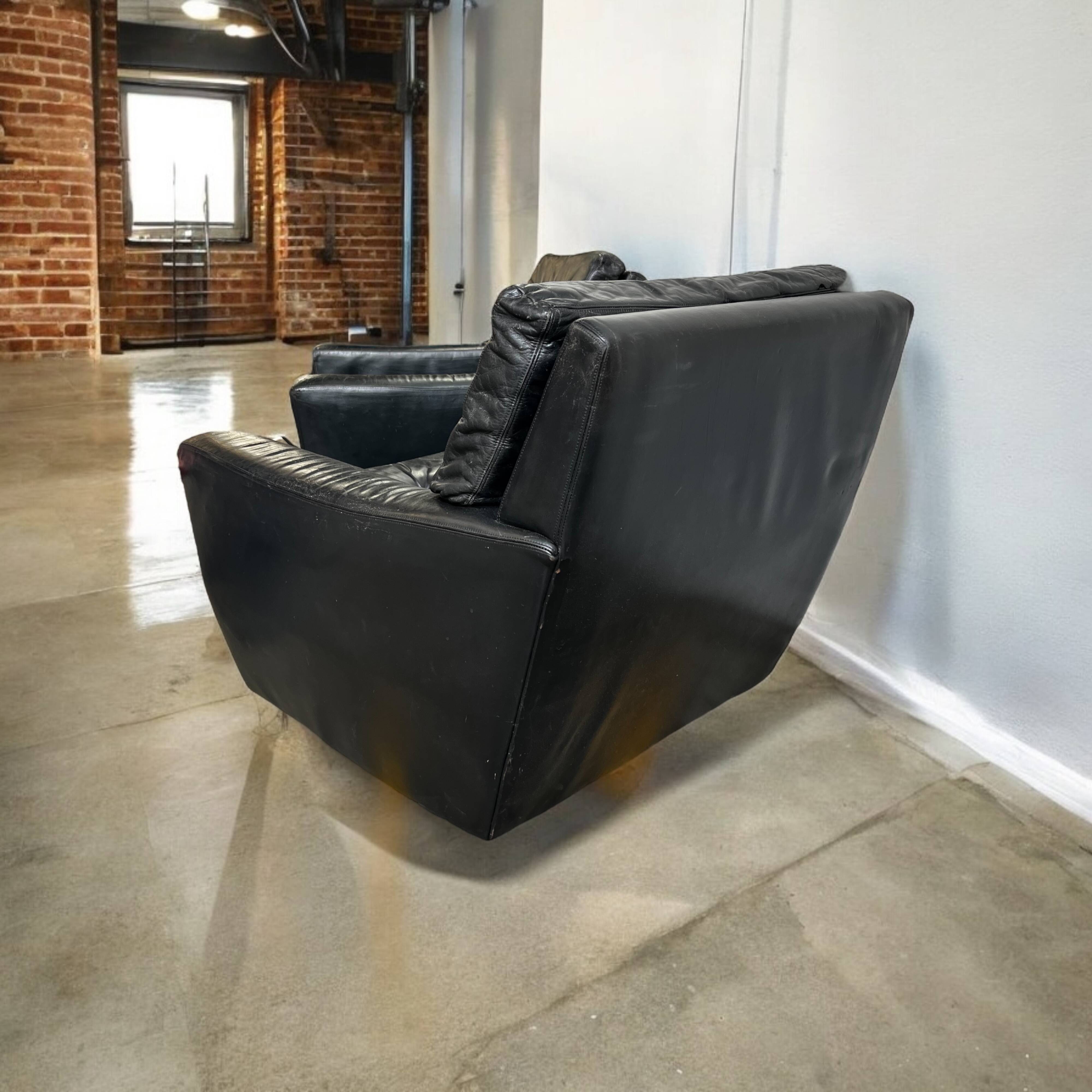 Set of 2 vintage individual seats/armchairs/club seats