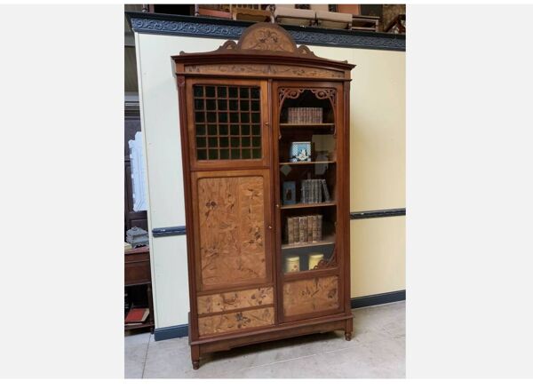 Bibliothèque vitrée  Art Nouveau style Majorelle, vers 1900