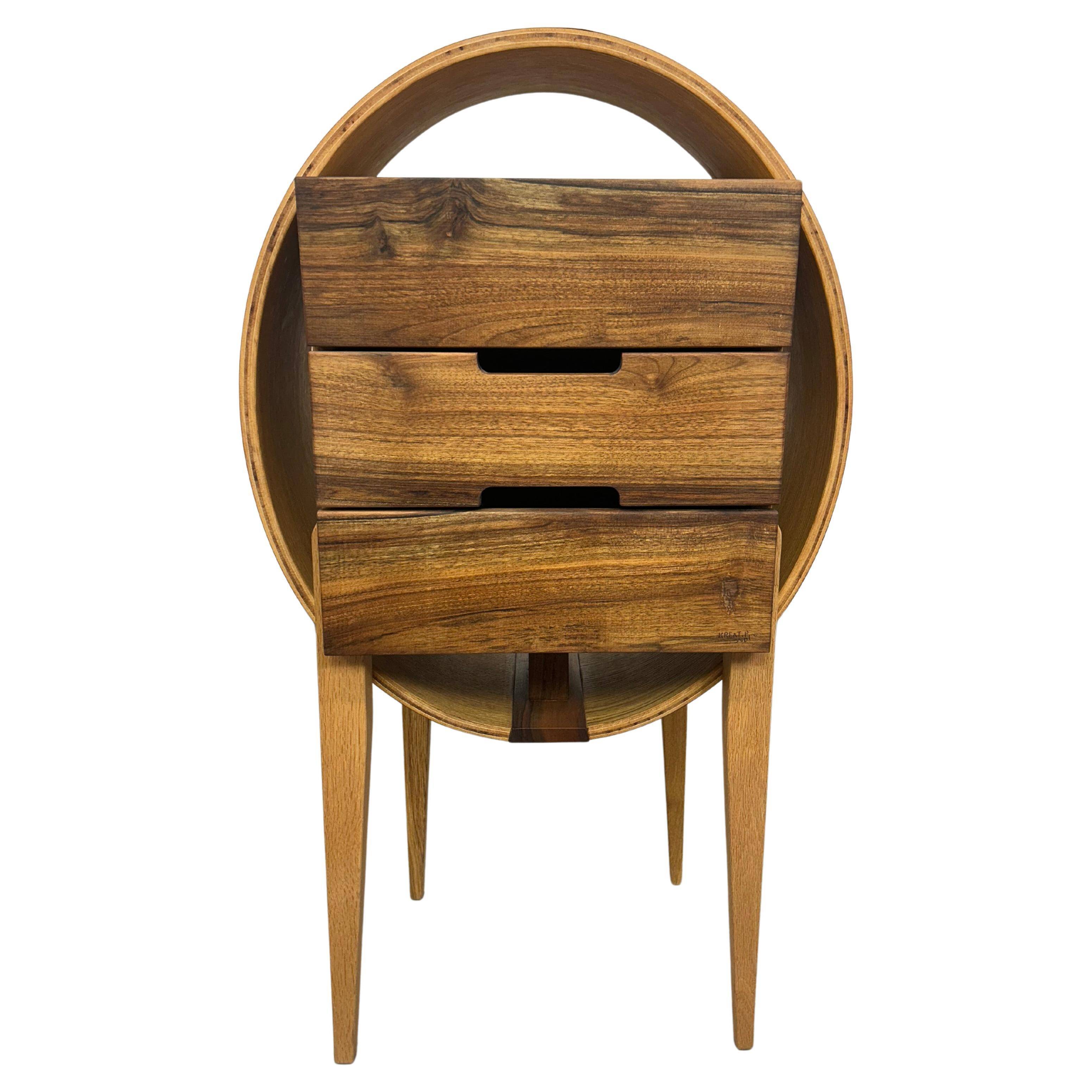 Commode ovale en bois cintré par Kreatippcci Studio