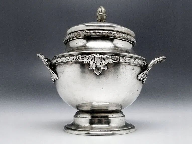 AV6 Henneberg - box sugar bowl 1890