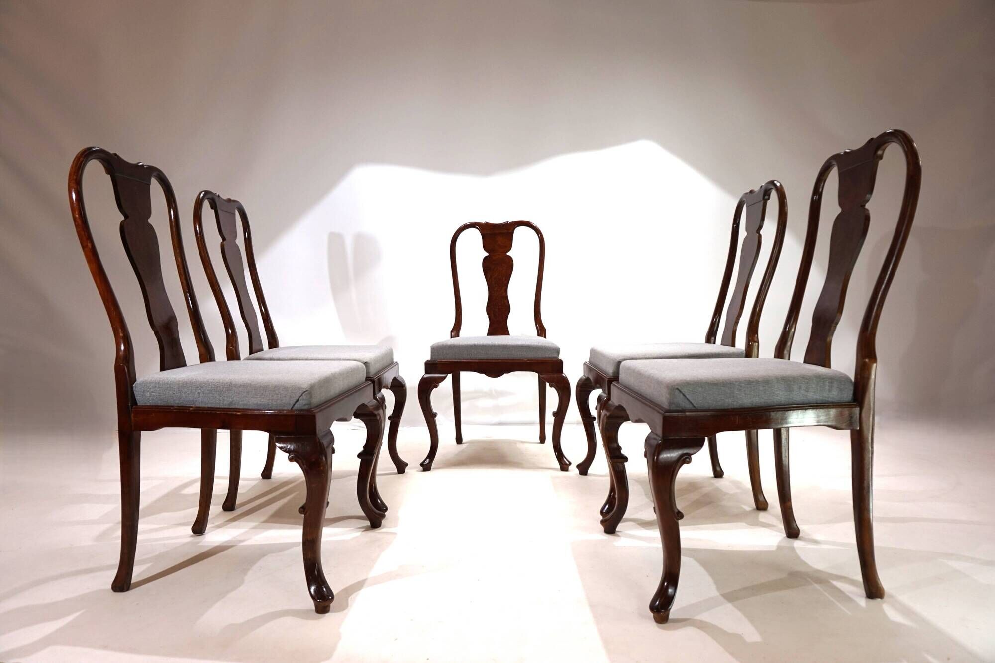Lot de 5 chaises de salle à manger en acajou de style Reine Anne, 1920
