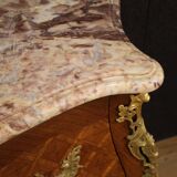 Commode française incrustée du XXe siècle avec plateau en marbre