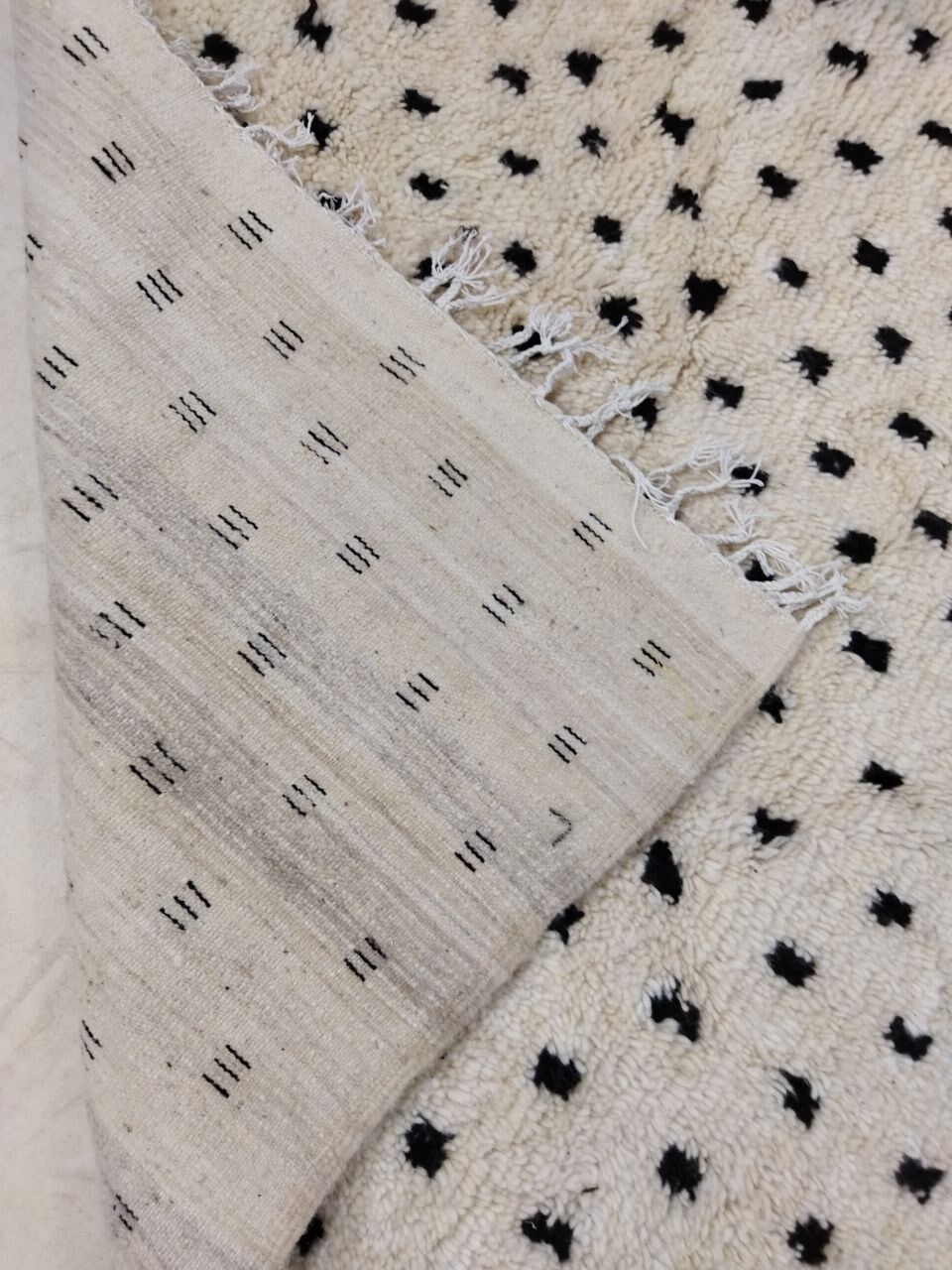 277x160cm Moroccan Berbere Carpet