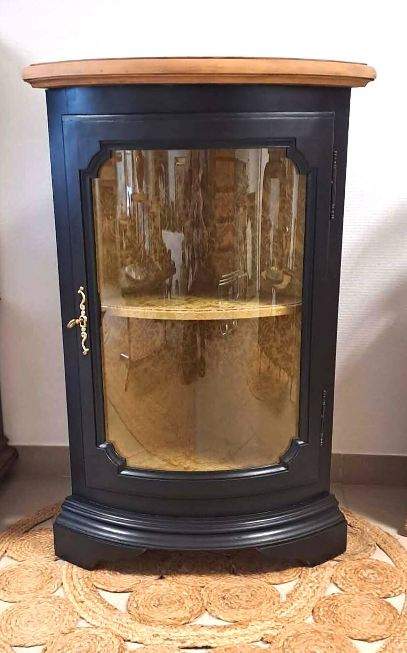 Corner display cabinet