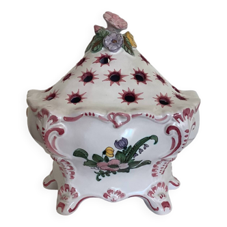 Lallier earthenware flower holder in Moustiers