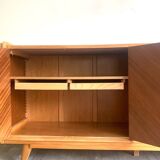 Sideboard with compass feet