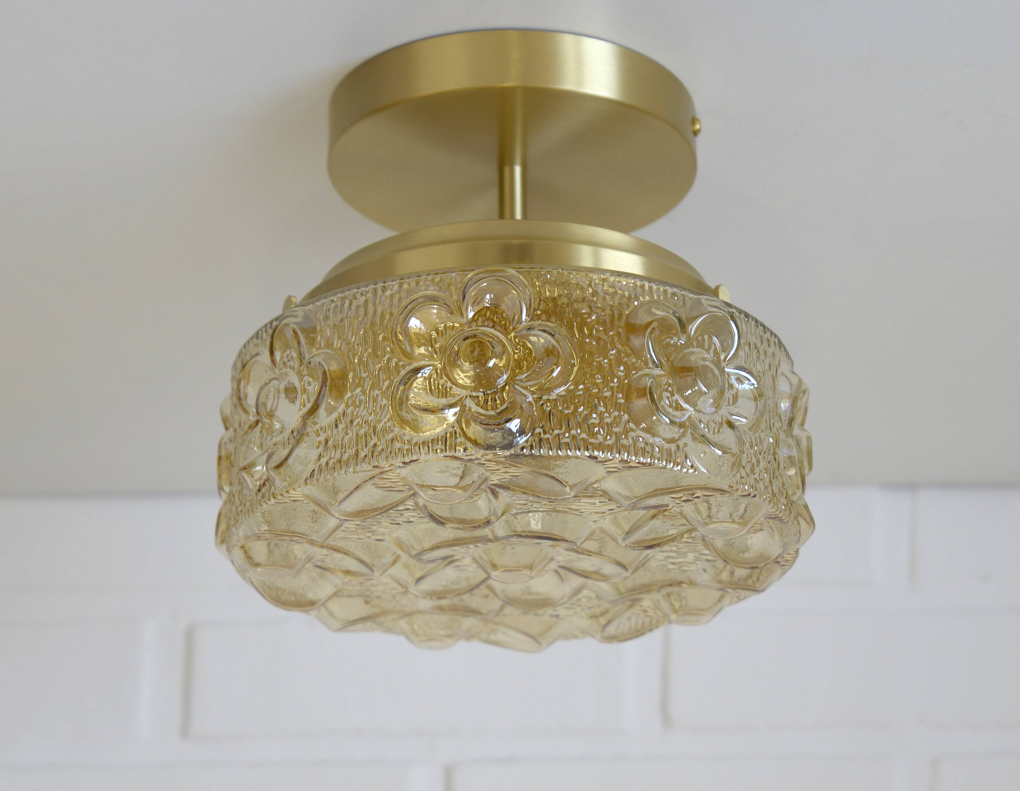 Plafonnier vintage en verre ambré