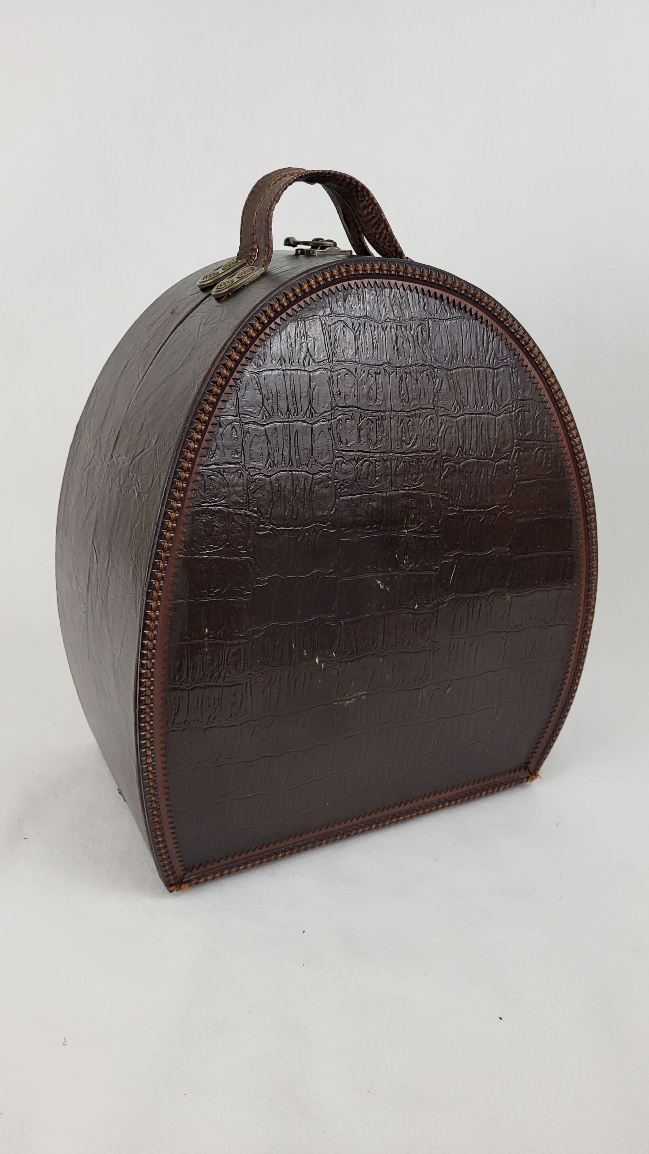 Storage box / suitcase