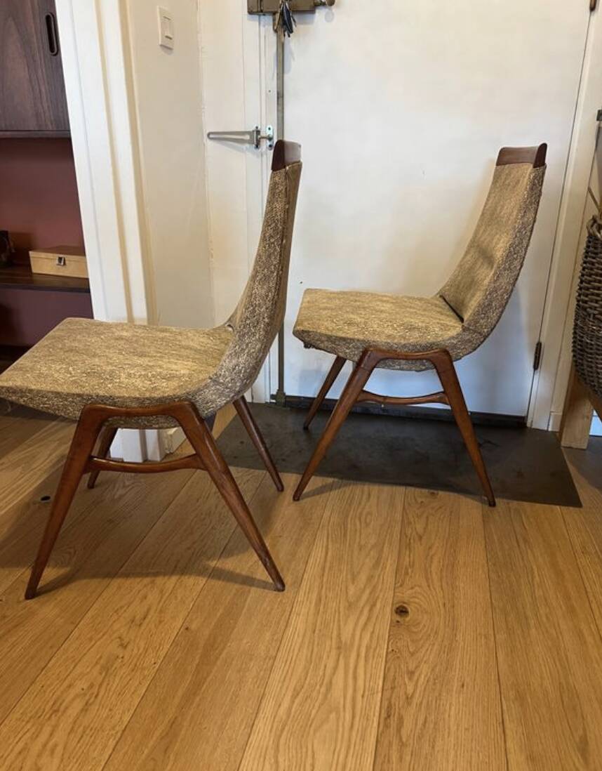 (Lot) 2 teak designer chairs (1950s)
