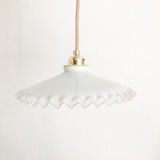 Opaline suspension with lace