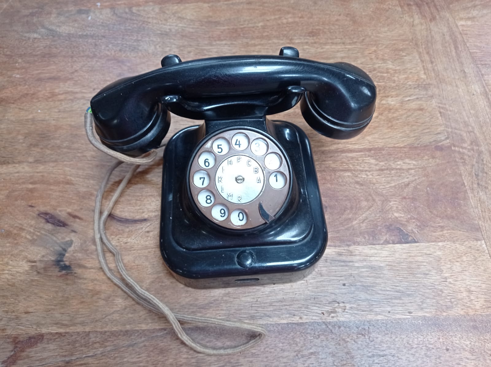 Phone bakelite tesla