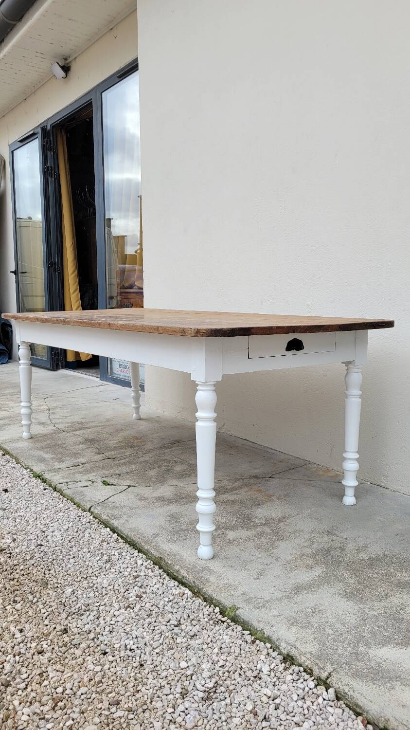 Rustic farmhouse bistro table in oak with Louis Philippe legs - 2m