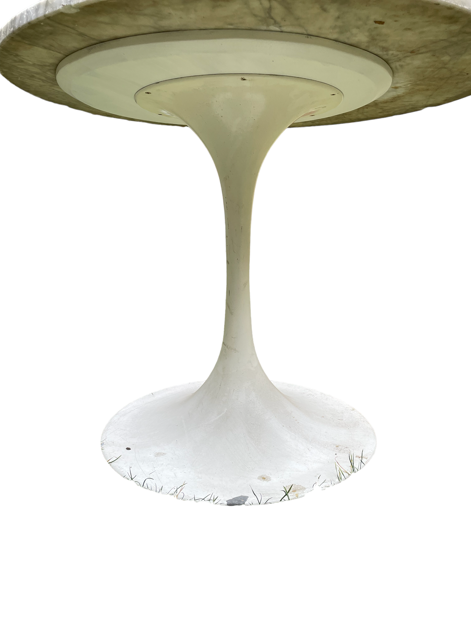 Table design pied tulipe dessus marbre
