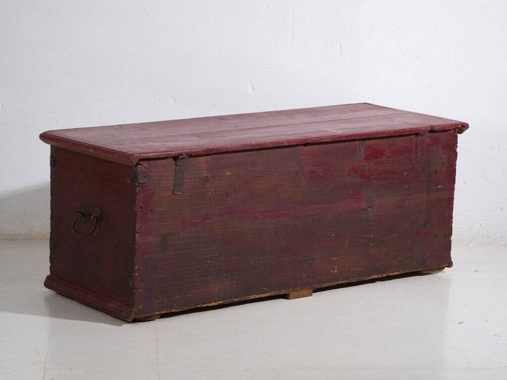 Antique pine wood chest – Central Europe (circa 1900)