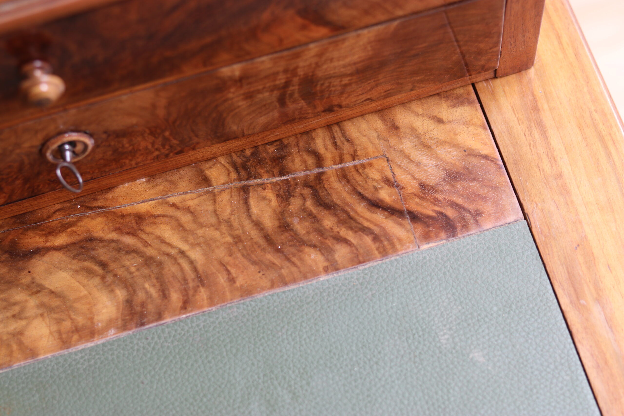 Tiered walnut desk, 19th century (circa 1860)