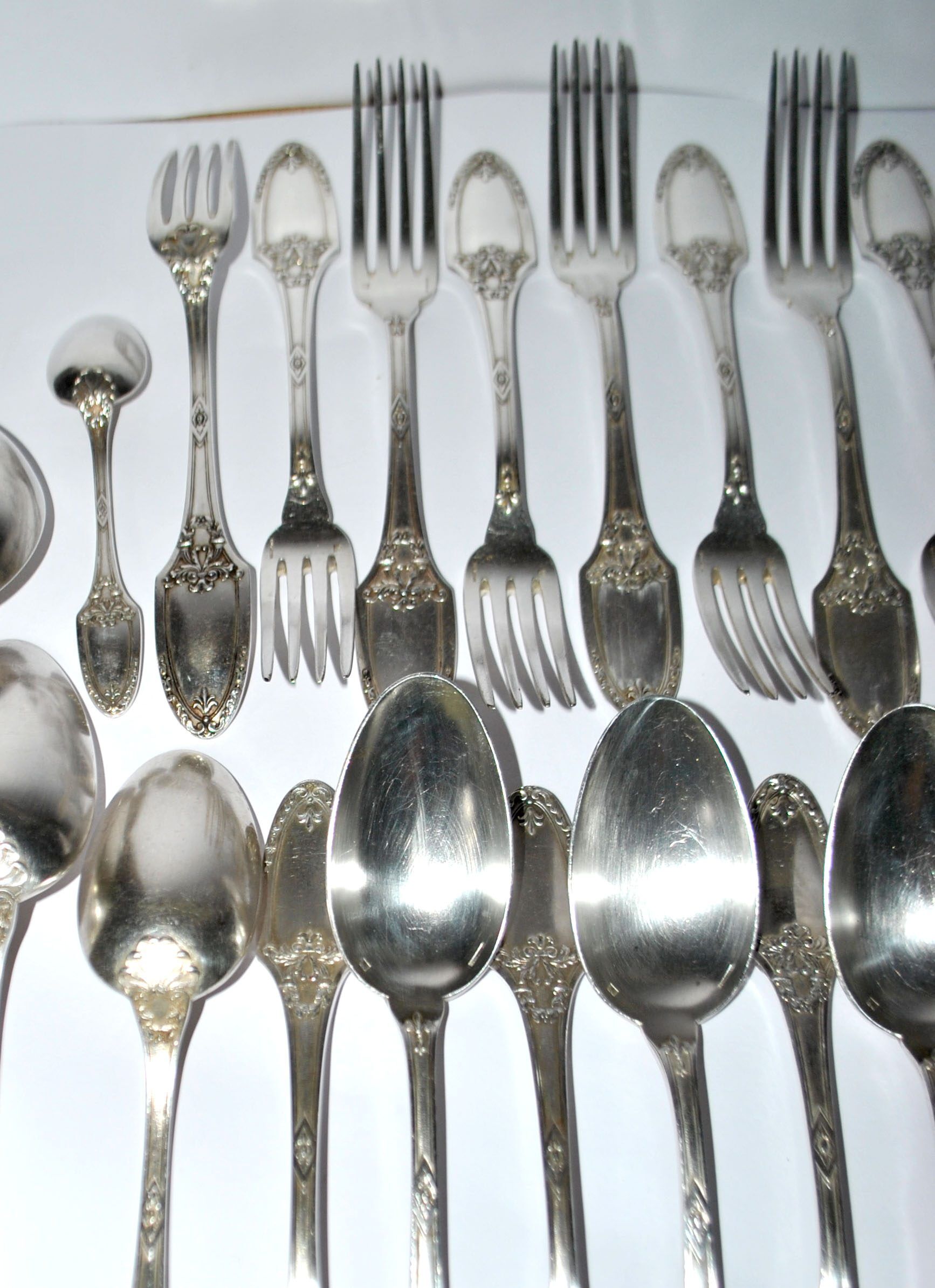 Boulenger household items 34 place settings Empire Marie-Louise 12 soup spoons 9 forks 11 dessert spoons