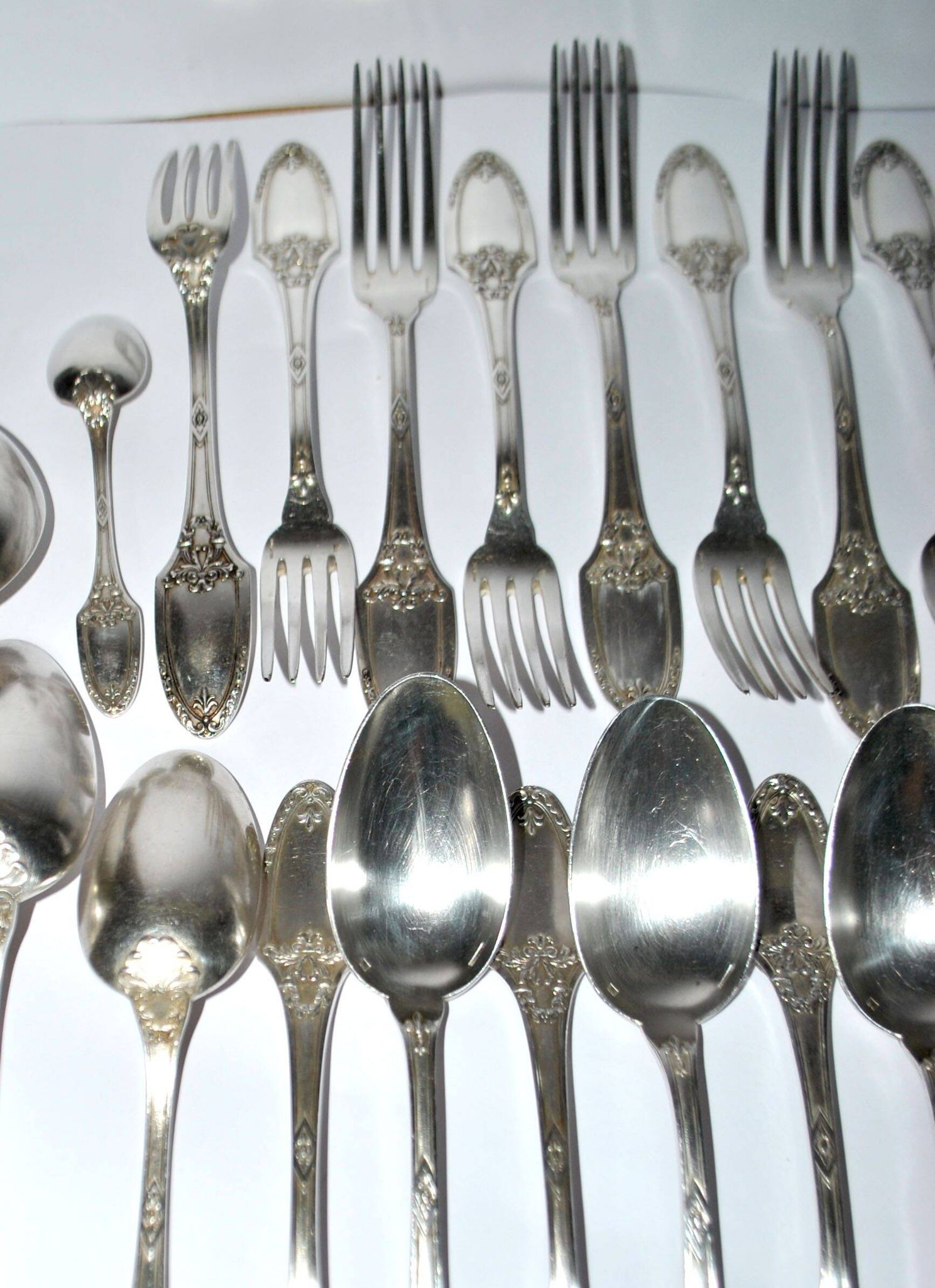 Boulenger household items 34 place settings Empire Marie-Louise 12 soup spoons 9 forks 11 dessert spoons