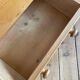Mini commode vintage pour chambre d’enfant