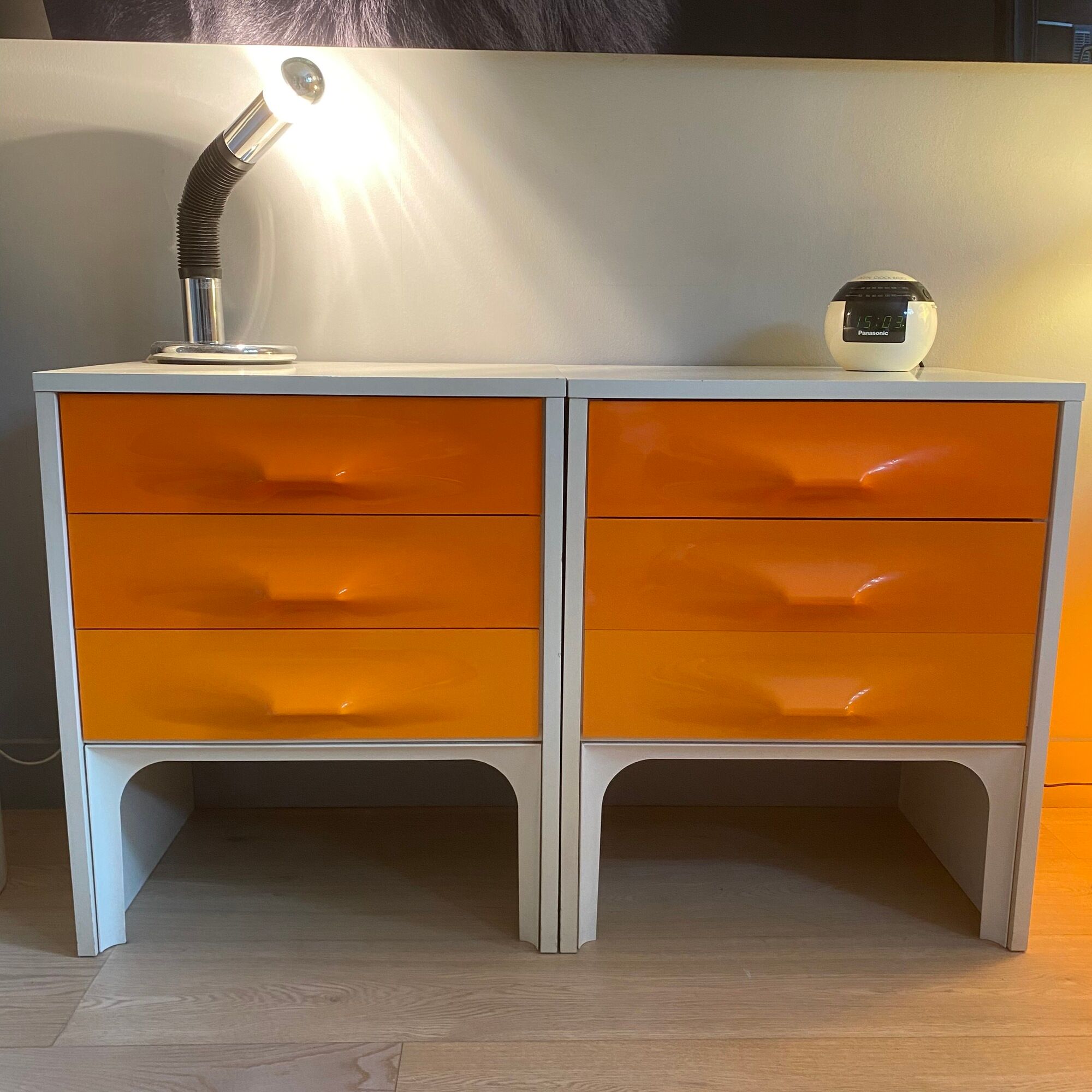 Pair of DF2000 dressers by Raymond Loewy for Doubinsky Fréres. 1970