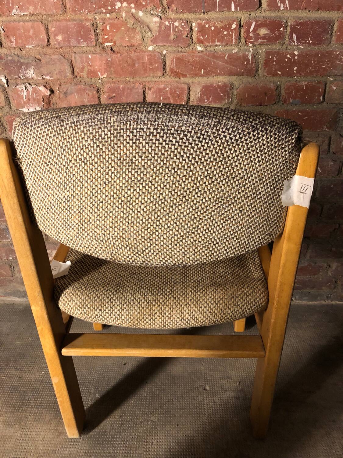 Series 6 elm chairs Maison Regain