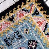 Tapis vintage français Savonnerie fait main en laine – 71 x 128 cm – 1960s