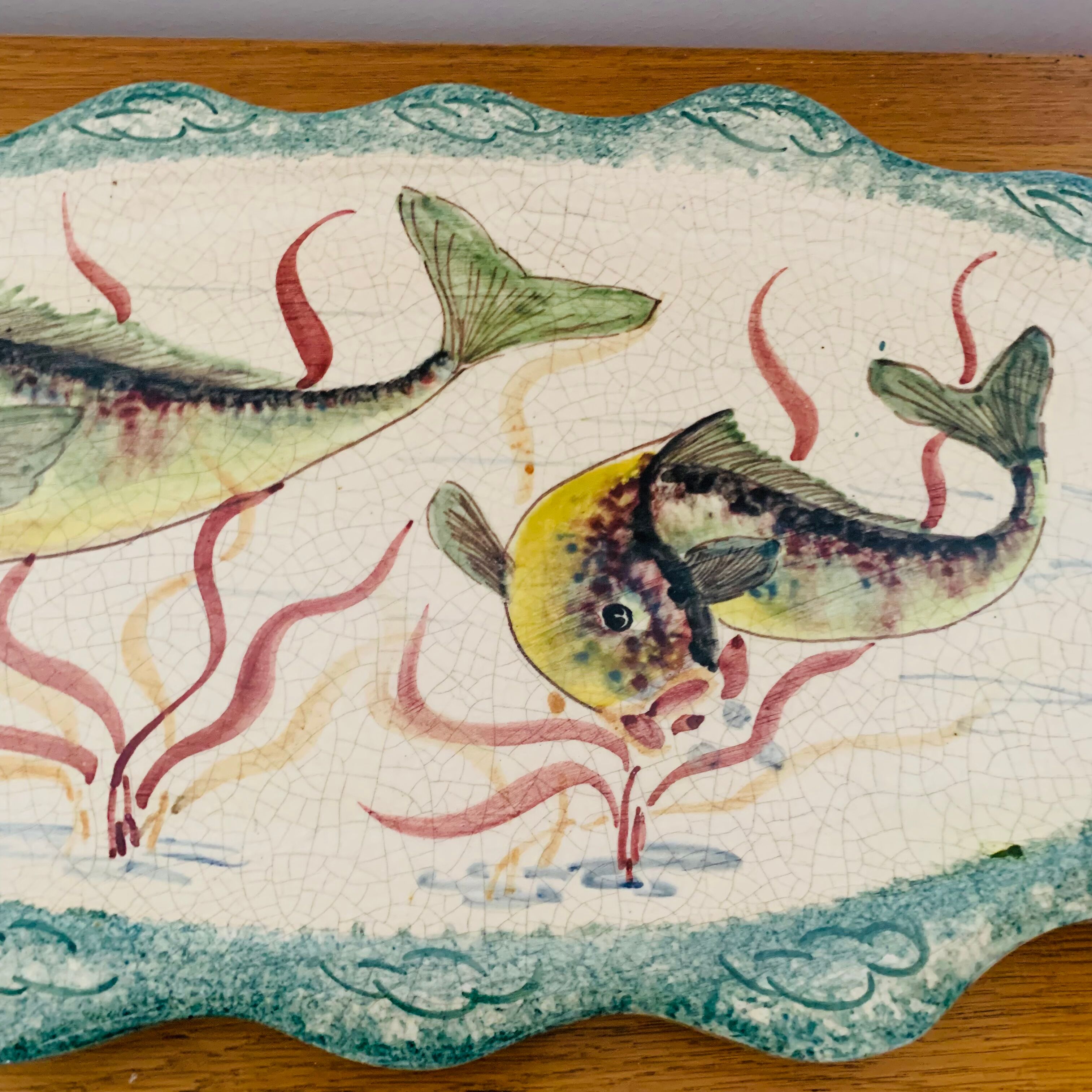 Fish-decorated service