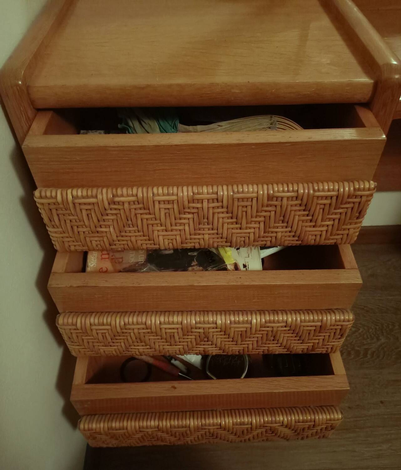 Triptych dressing table