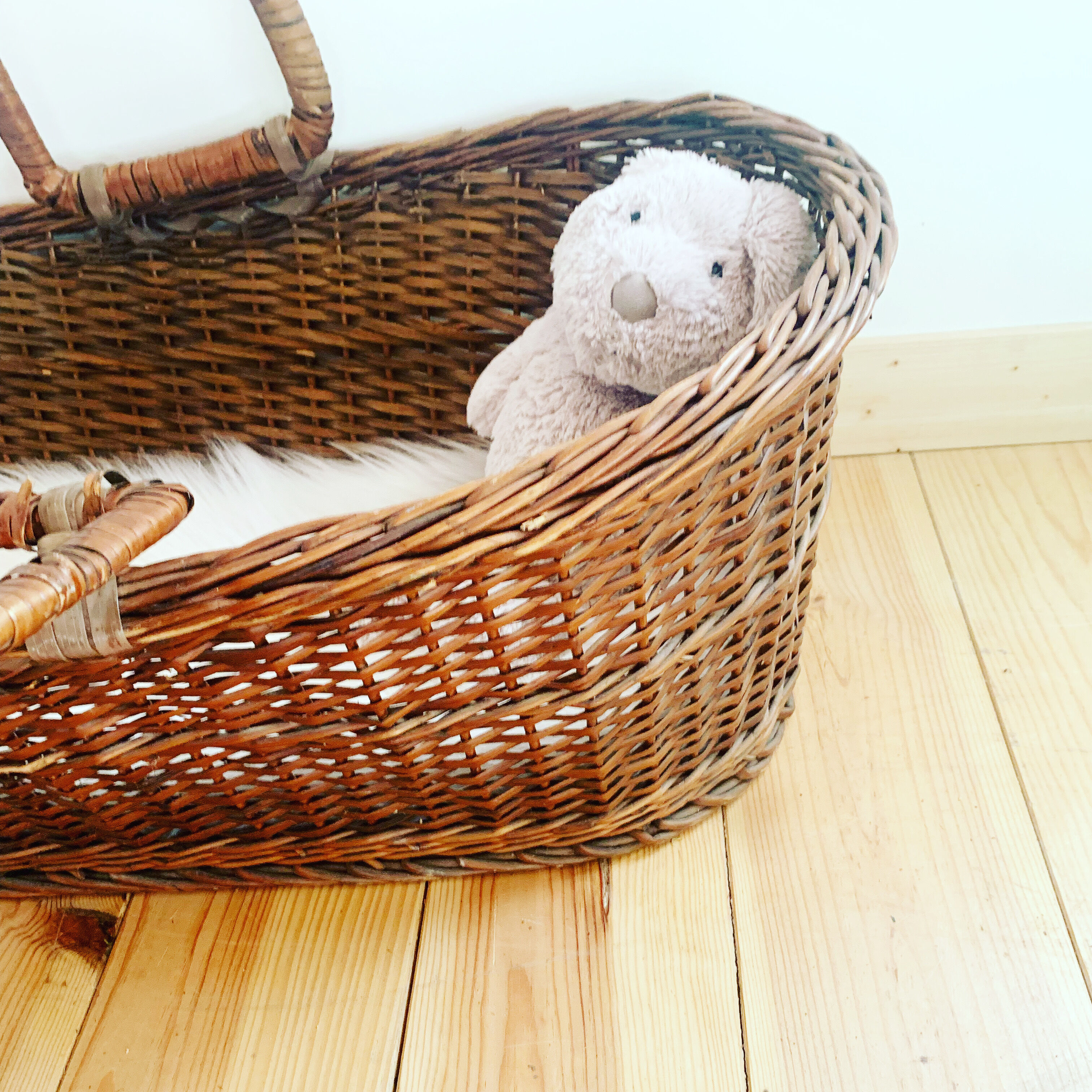 Vintage wicker bassinet