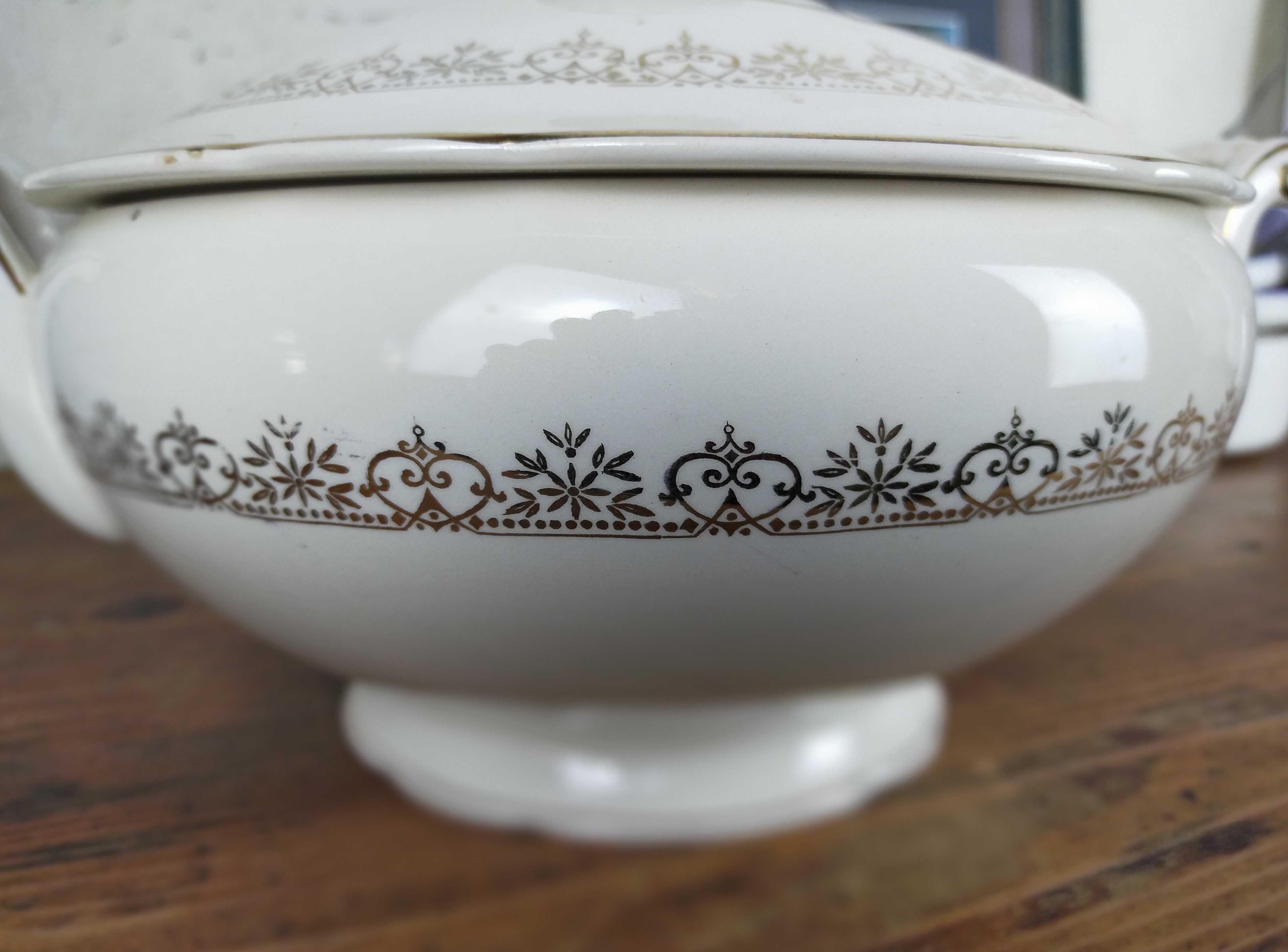 Villeroy and Boch tureen