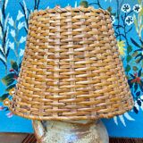 Lampe à poser en grès et rotin