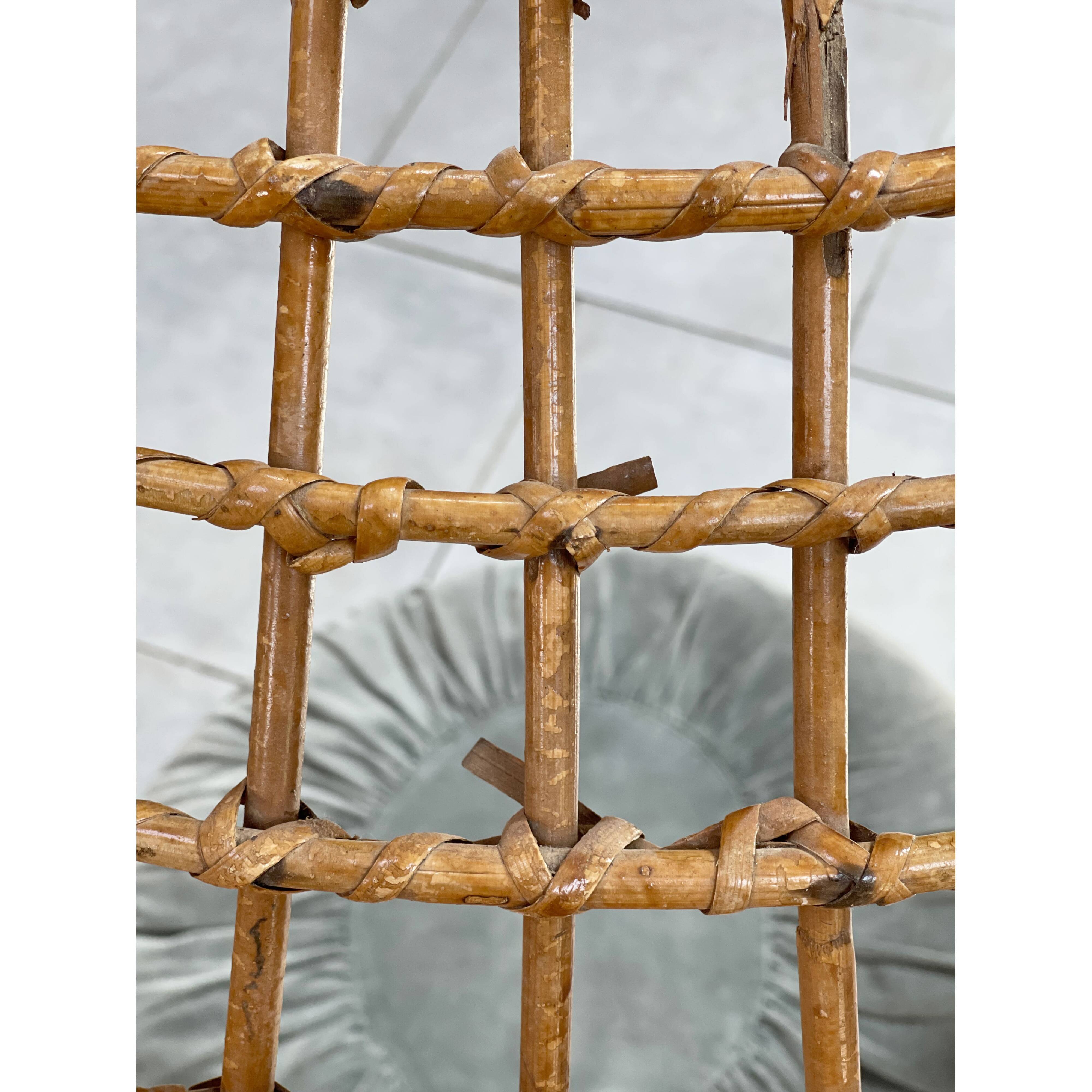 Hanging cocoon chair from the 60s-70s