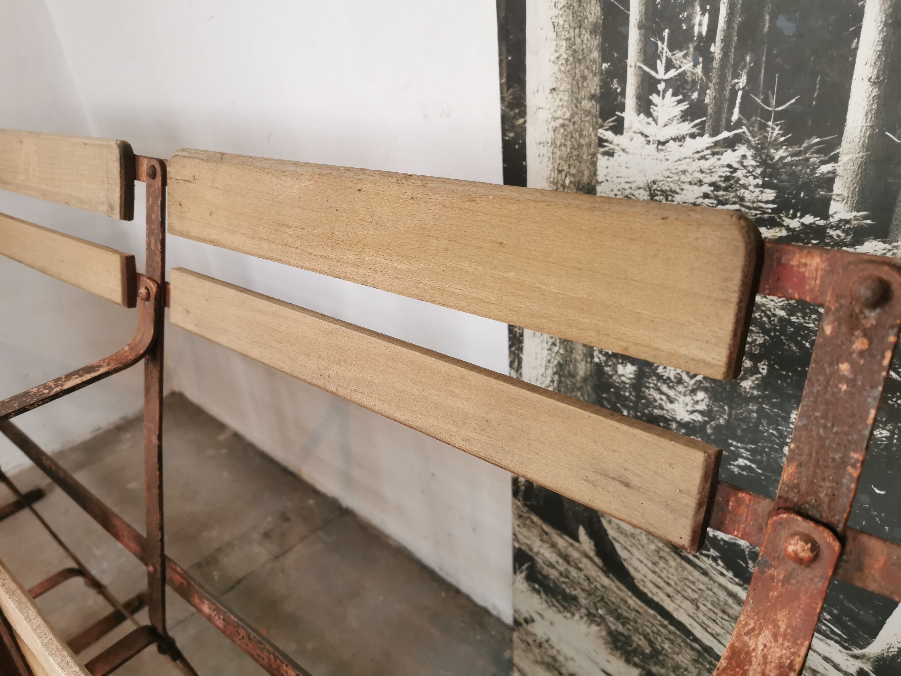 Theatre bench, folding seats