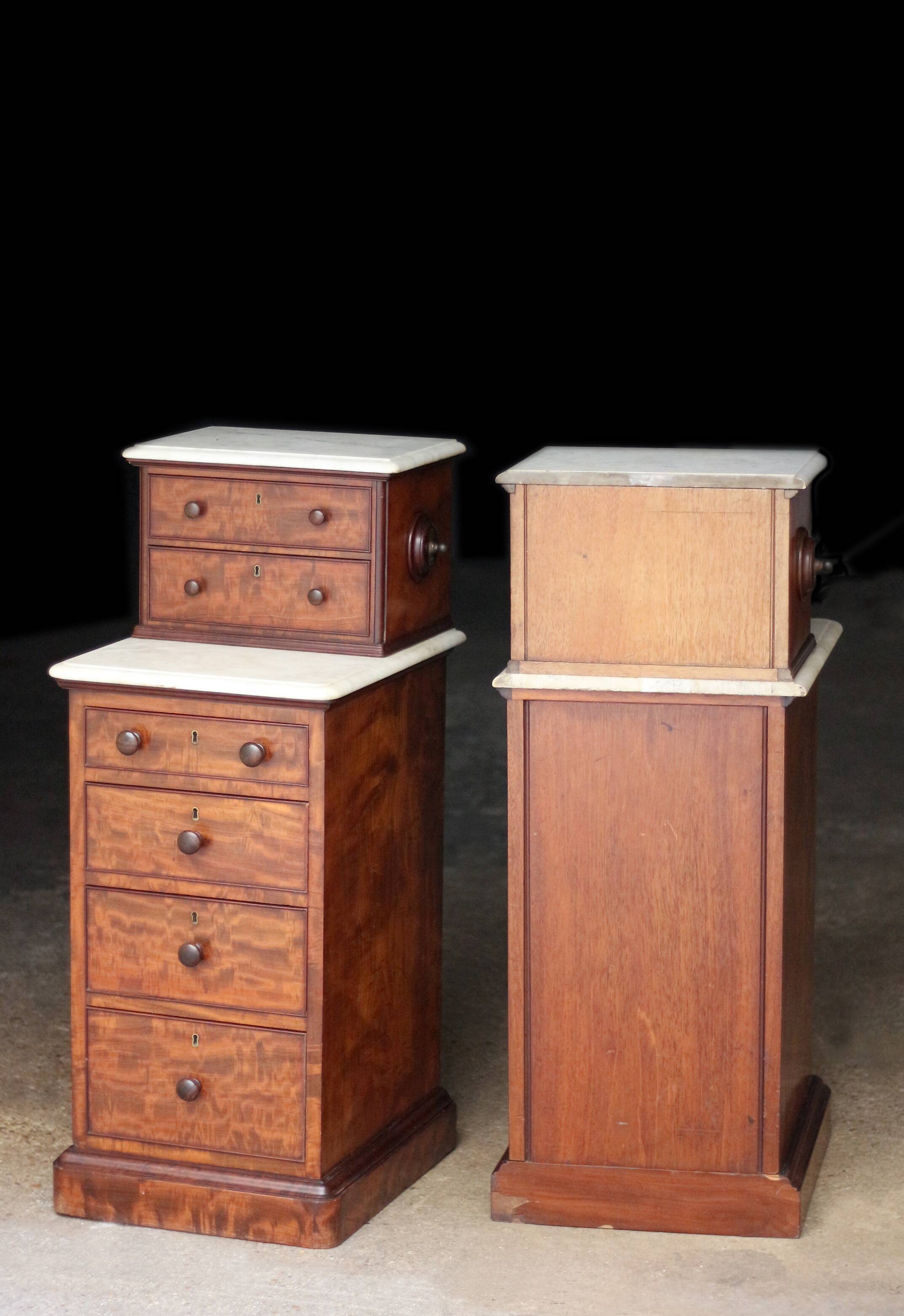 Exceptional: pair of Gillows of Lancaster chiffoniers (circa 1830)