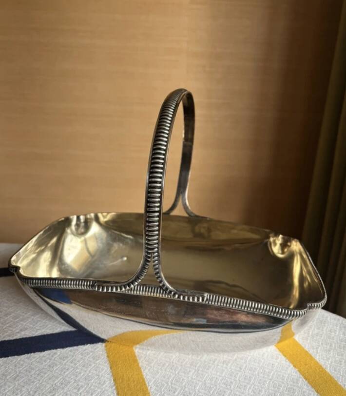 Very beautiful bread/fruit basket Silver hallmarked style basket