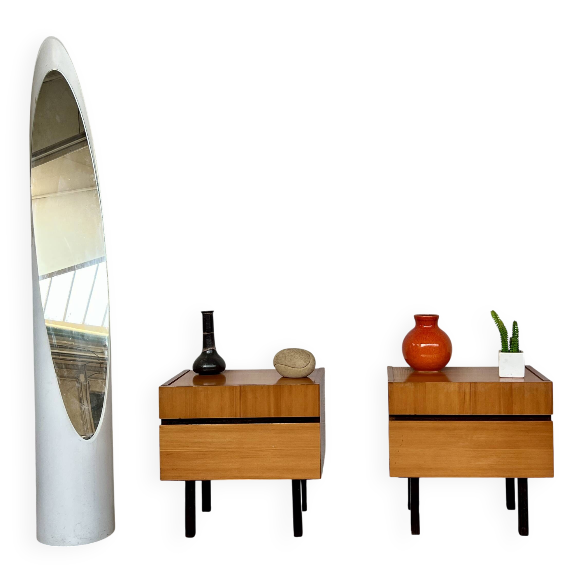 Pair of minimalist vintage bedside tables – 60s look