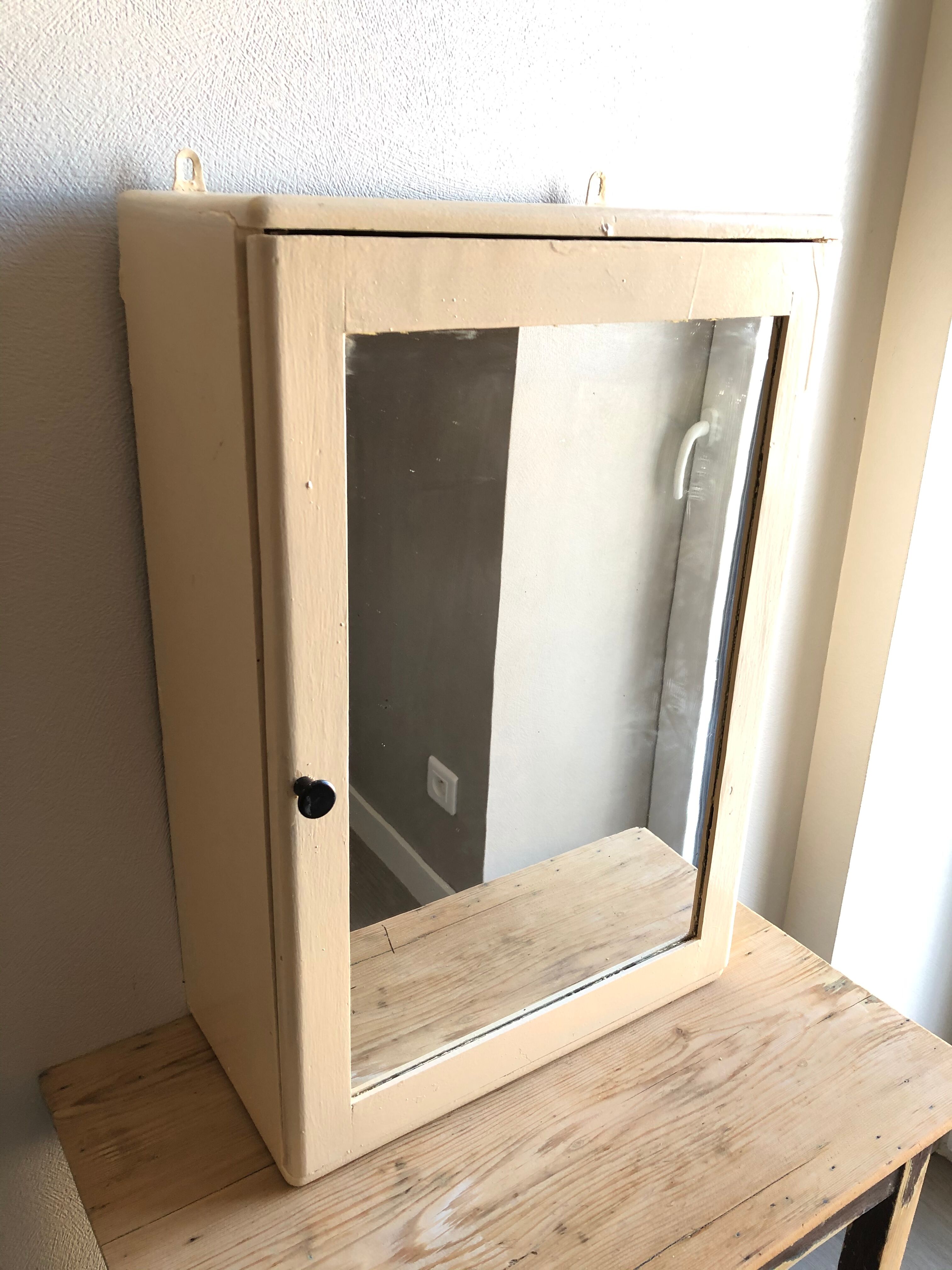 Manufrance pharmacy toilet cabinet mirror