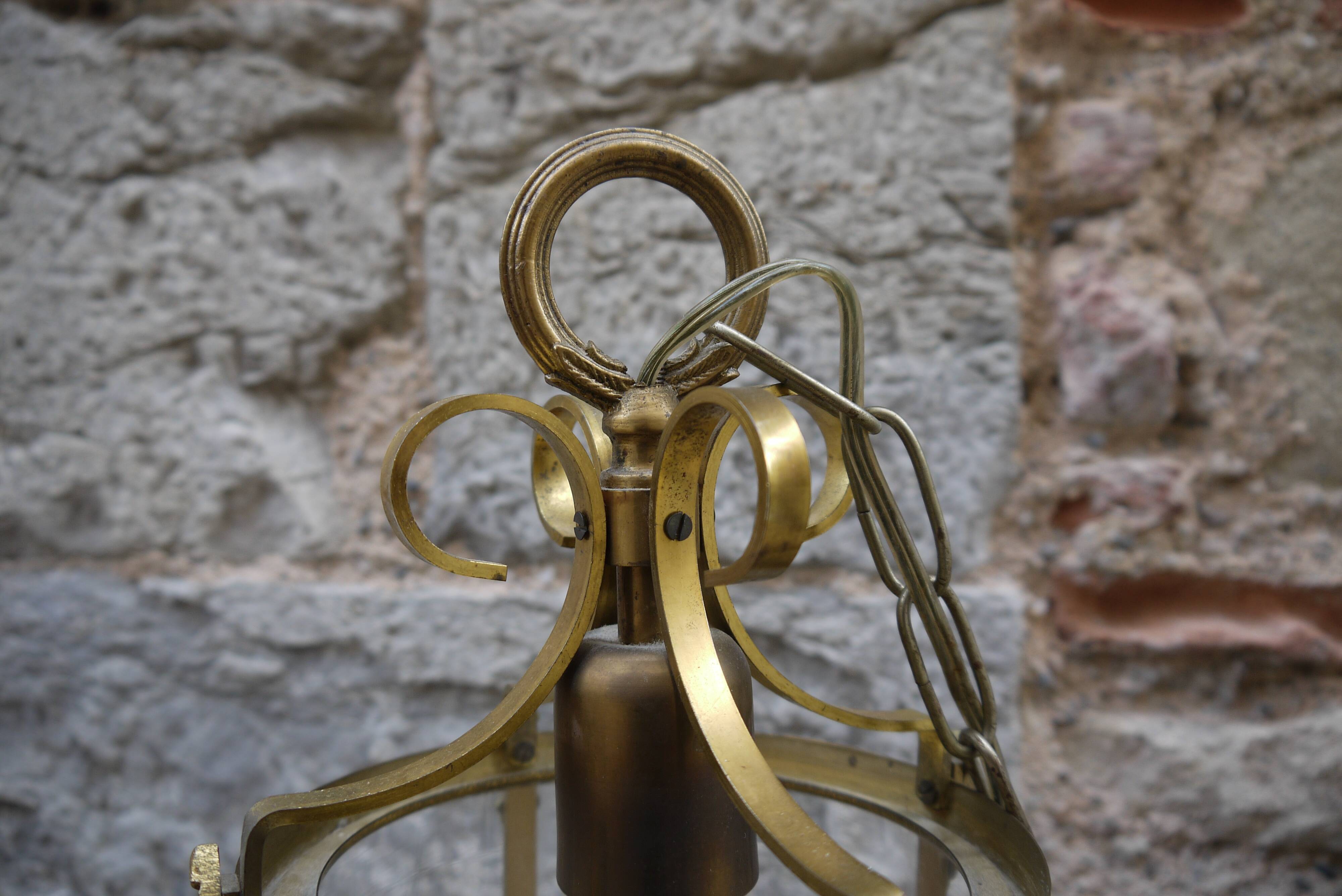 Lantern in brass and chissed glass