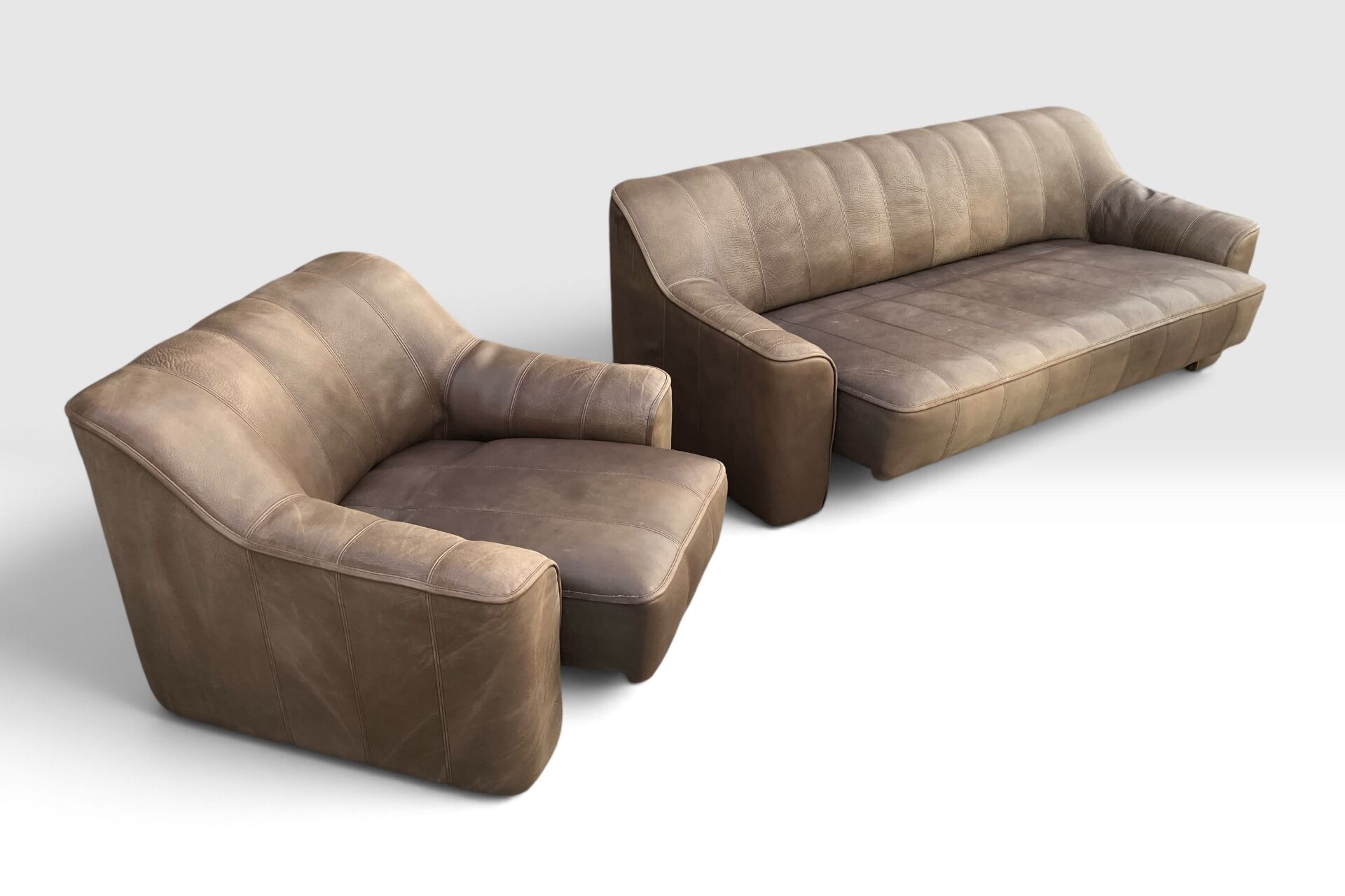 De Sede DS-44 Sofa & Armchair Set – Buffalo Leather – Switzerland, circa 1970