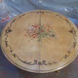 Round table for 4 to 10 place settings