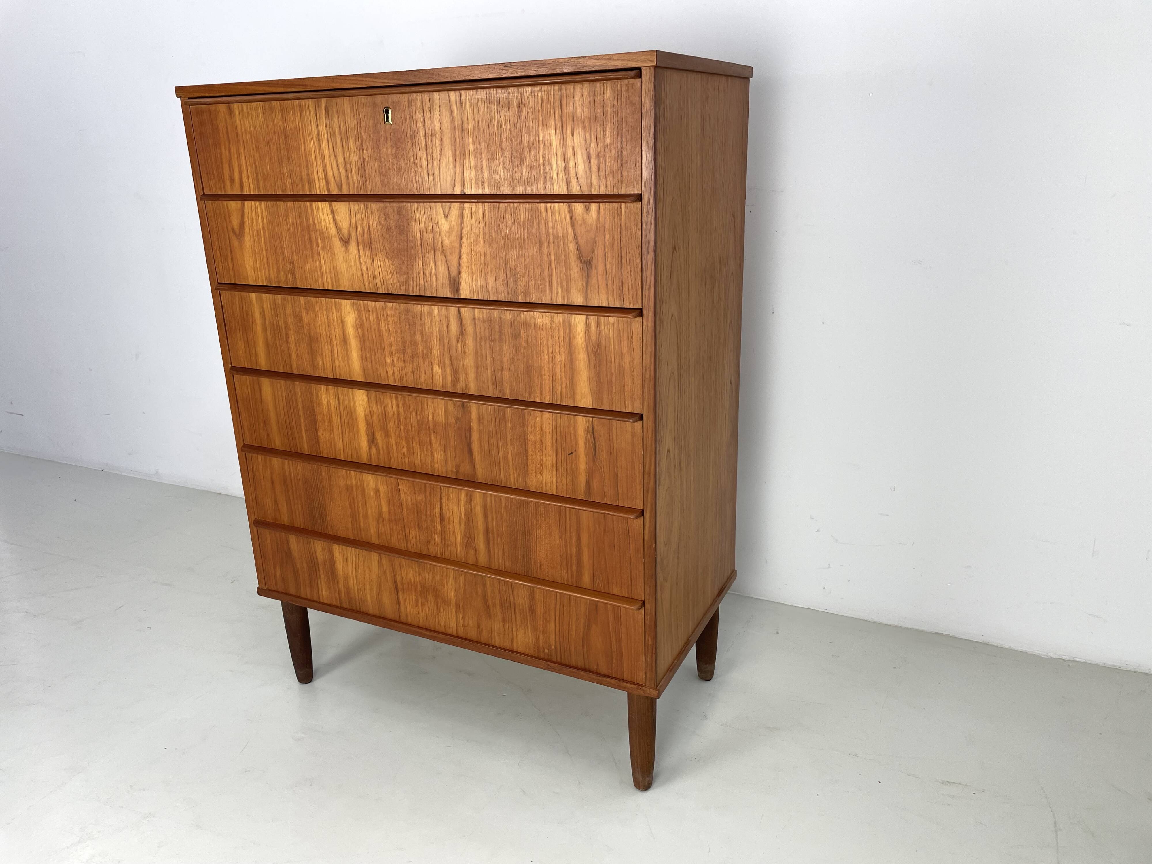 Vintage danish chest of drawers 1960's